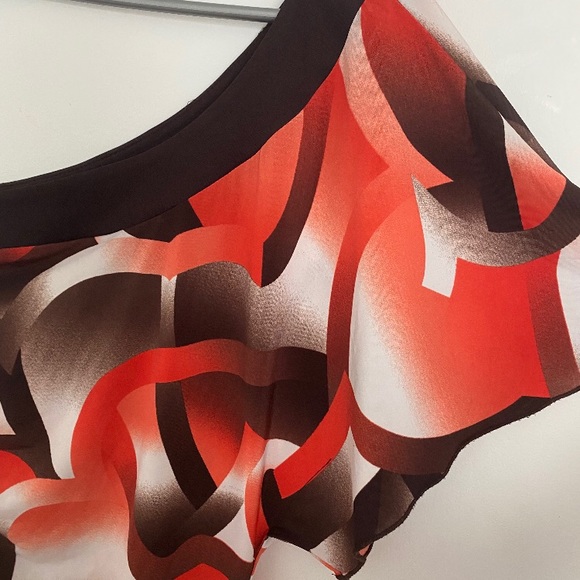 🌺Off the shoulder/one sleeve asymmetric top🌺 - Picture 2 of 4